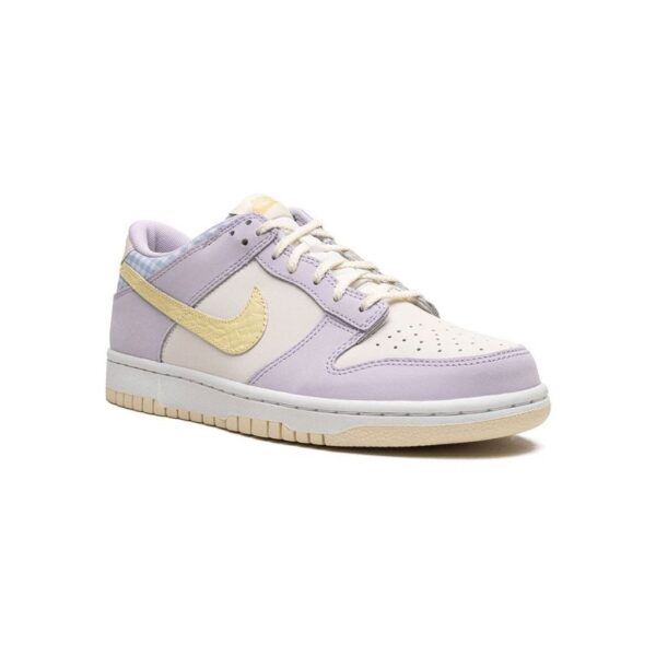 Dunk Low SE “Easter” sneakers