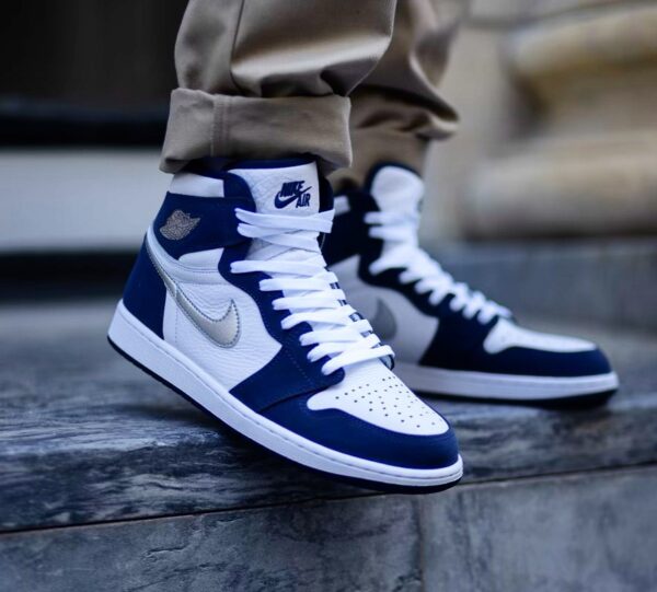 Air Jordan 1 Retro High Midnight Navy