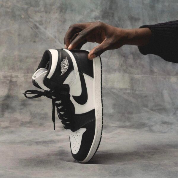 Air Jordan 1 Retro High 85 ‘Black White’