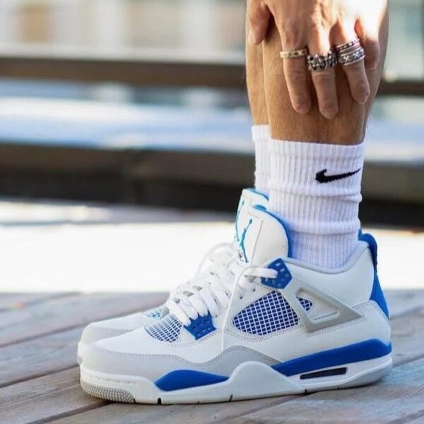 Air Jordan 4 “Military Blue”