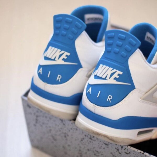 Air Jordan 4 “Military Blue”