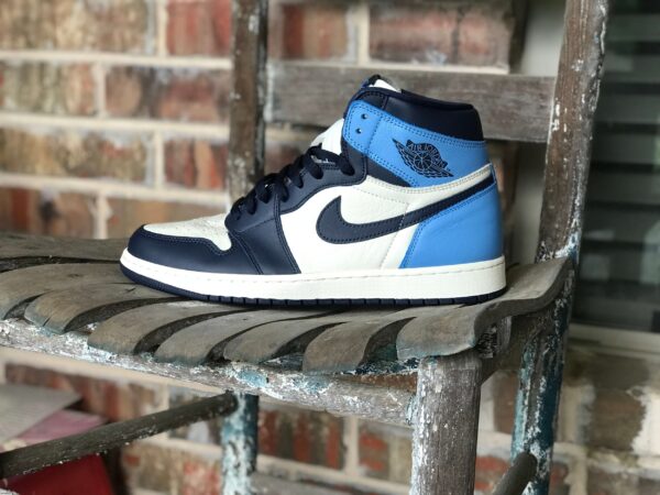 Air Jordan 1 Retro High OG ‘Obsidian’ UNC