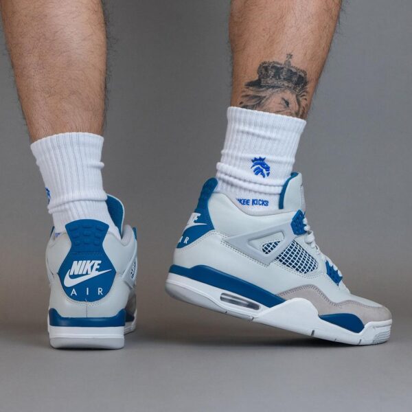 Air Jordan 4 “Military Blue”