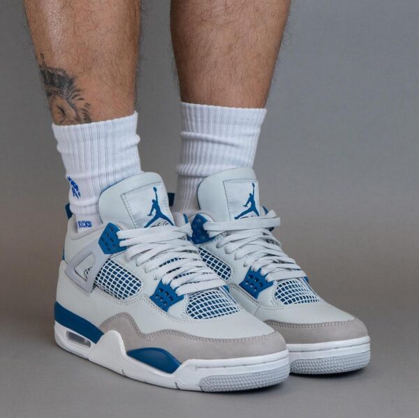 Air Jordan 4 “Military Blue”