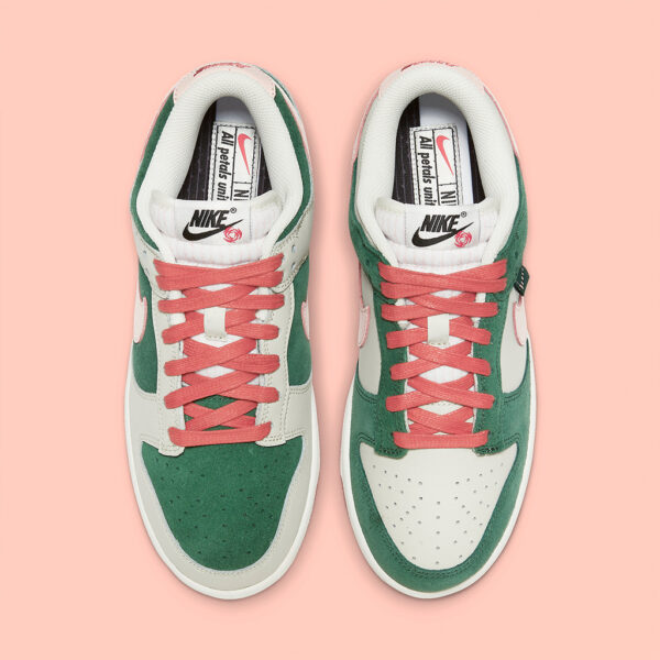 Dunk Low “All Petals United”