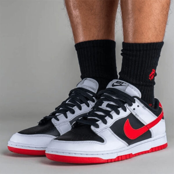 Dunk Low ‘White Black Red’