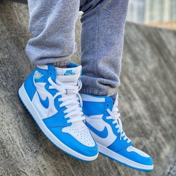 Air Jordan 1 Retro High UNC