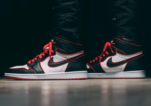 Air Jordan 1 Retro High Bloodline