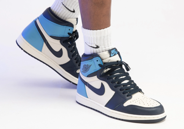 Air Jordan 1 Retro High OG ‘Obsidian’ UNC