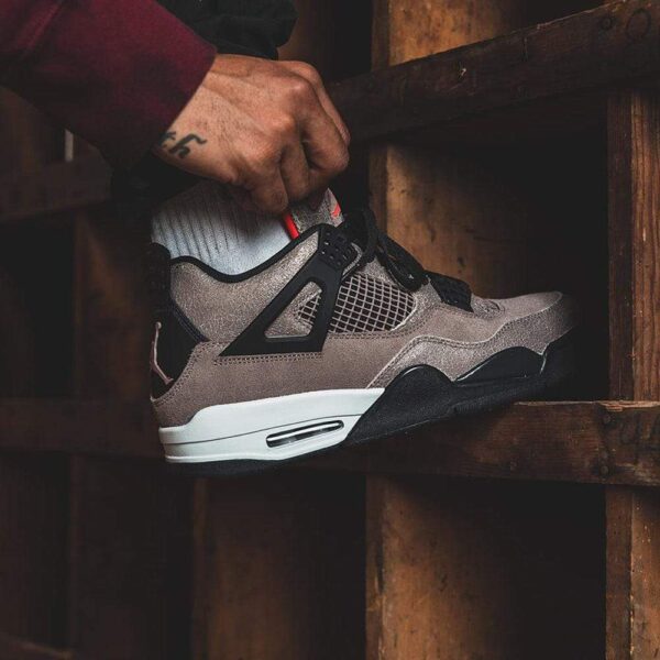 Air Jordan 4 Retro ‘Taupe Haze’