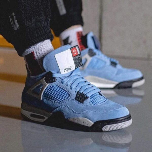 Air Jordan 4 Retro ‘University Blue’