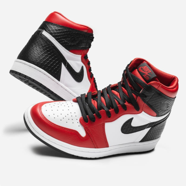 Air Jordan 1 Retro High Satin Snake Chicago