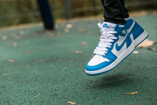 Air Jordan 1 Retro High UNC