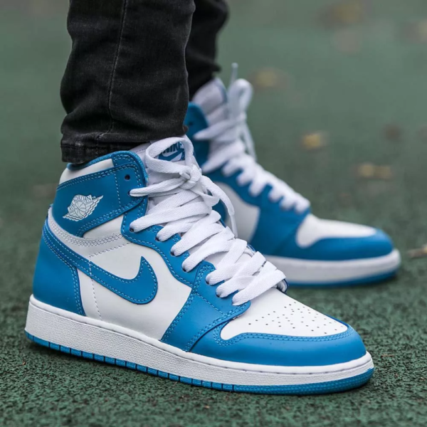 Air Jordan 1 Retro High UNC