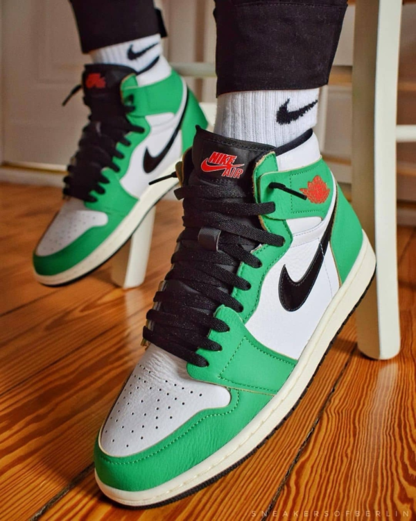 Air Jordan 1 Wmns Retro High OG ‘Lucky Green’