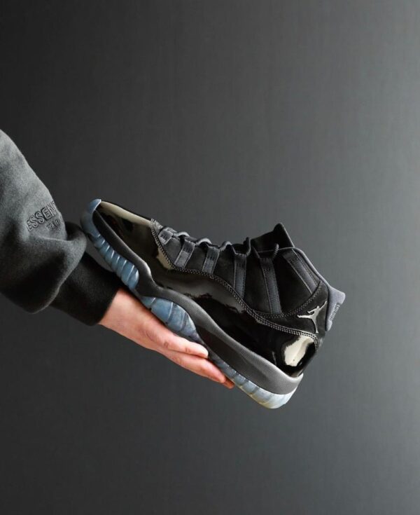 Air Jordan 11 “Cap and Gown”