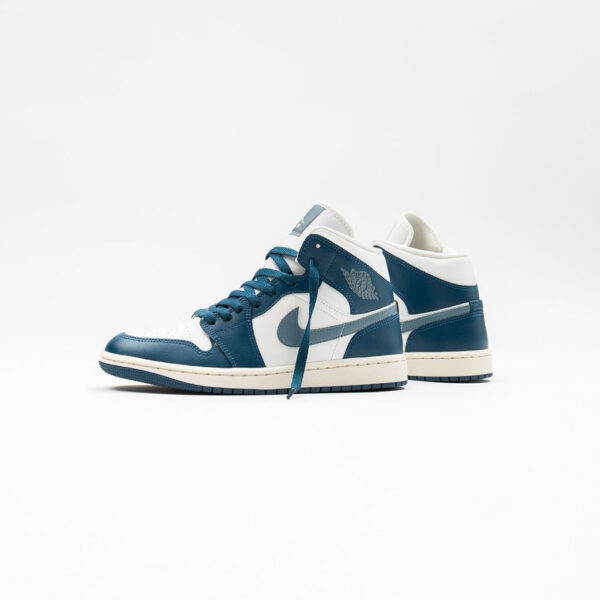 Air Jordan 1 Mid “Sky J French Blue’