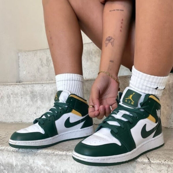 Air Jordan 1 Mid Sonics