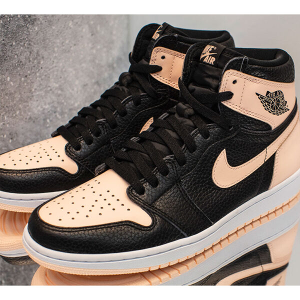 Air Jordan 1 Retro High ” Crimson Tint “