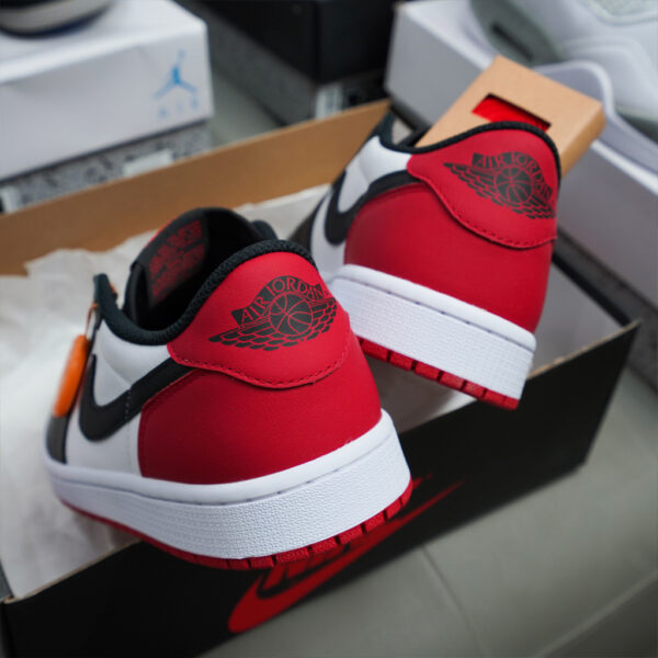 Jordan 1 Low OG Black Toe