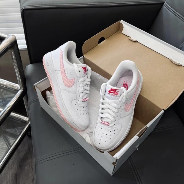 Nike Air Force 1 “Valentine’s Day” 2022