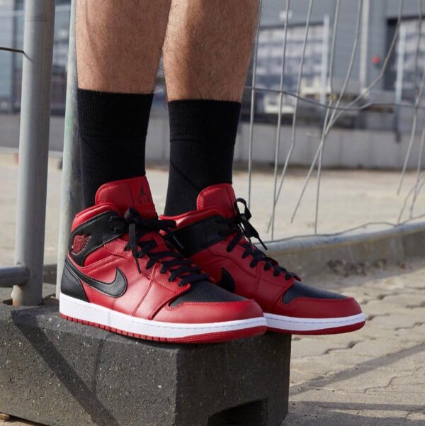 Air Jordan 1 Mid ‘Reverse Bred’