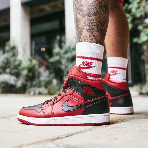 Air Jordan 1 Mid ‘Reverse Bred’