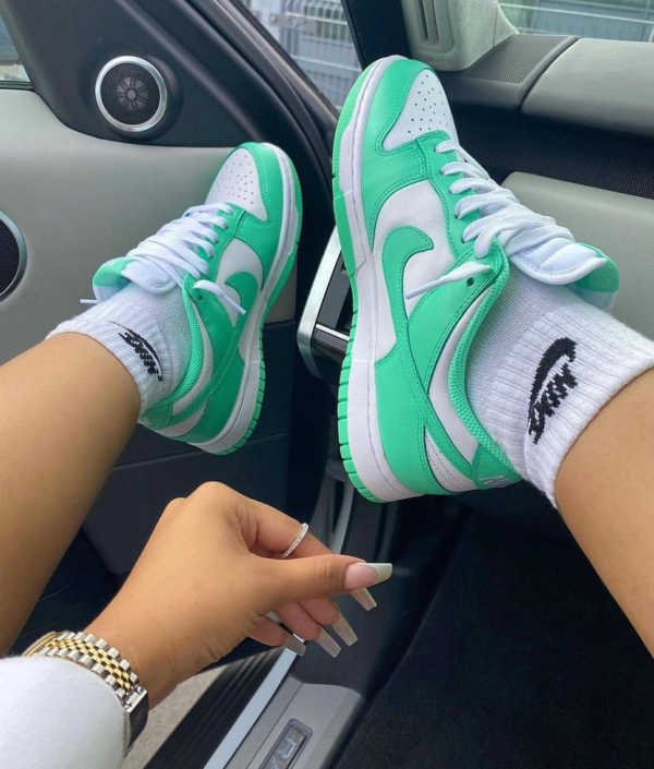 Nike Dunk Low ‘Green Glow’