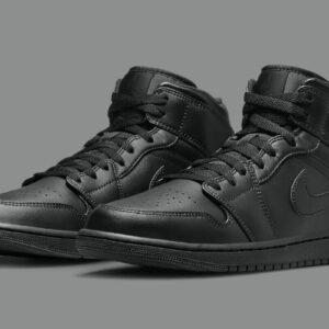 Air Jordan 1 Retro High OG ‘Triple Black’