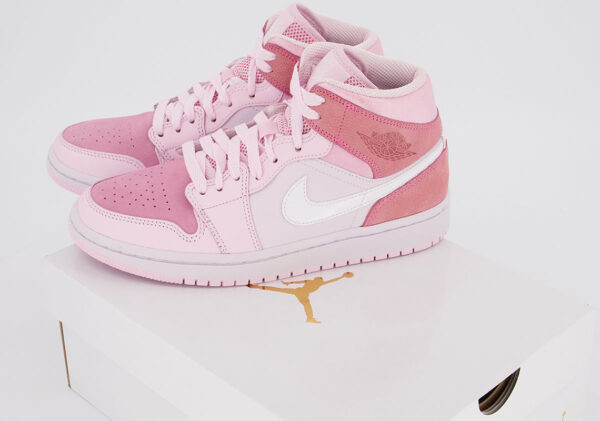 Air Jordan 1 Mid “Digital Pink”