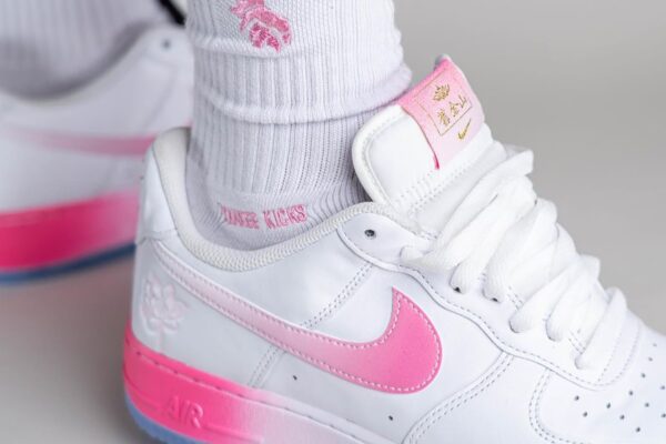 Air Force 1 Pays Homage To San Francisco’s Chinatown