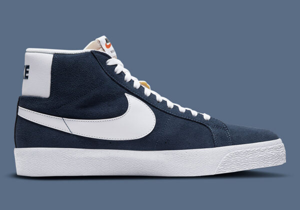 Nike SB  Zoom Blazer Mid Sneakers in Navy White Red