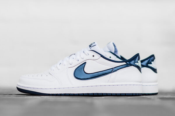 Air Jordan 1 Low OG “White/Midnight Navy”