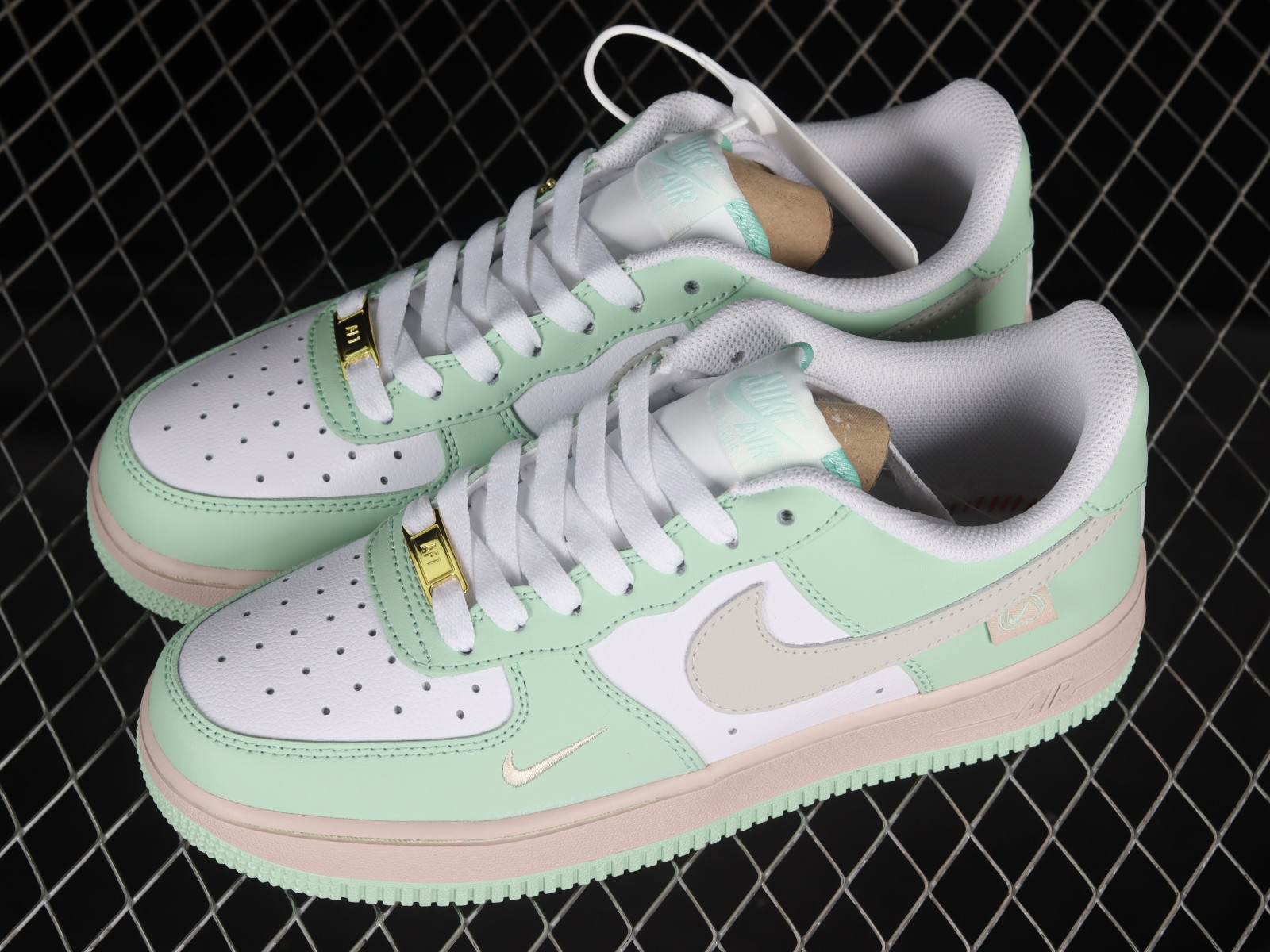 Air Force 1 07 Apple Green White Pink Metallic Gold