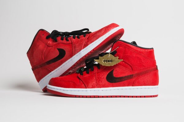 Air Jordan 1 Mid Appears in Vivid Red