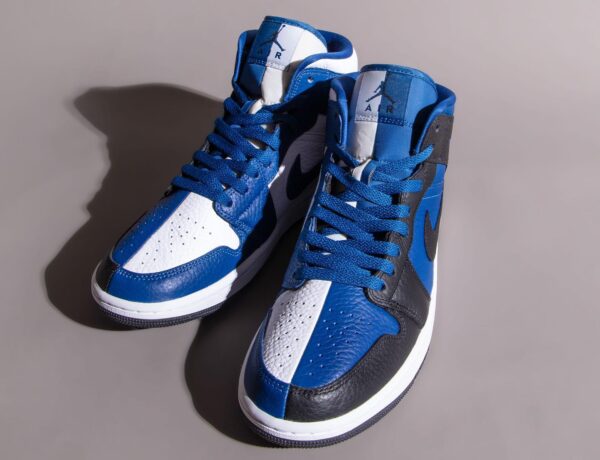 Air Jordan 1 Mid Split “French Blue”