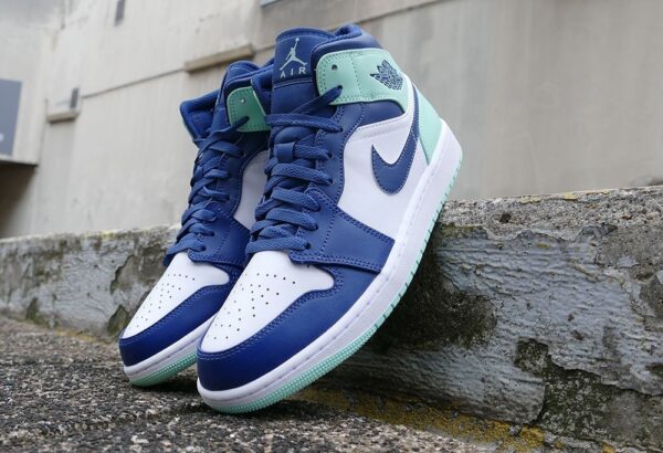 Air Jordan 1 Mid ‘Blue Mint’