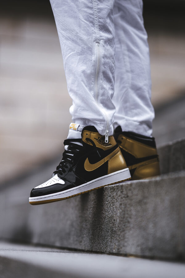 Air Jordan 1 Retro High Gold “Top 3”