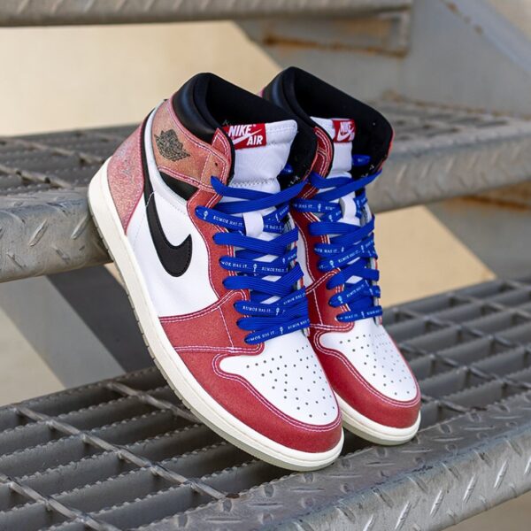 Air Jordan 1 Retro High OG “Trophy Room – With Blue Laces”