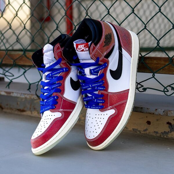 Air Jordan 1 Retro High OG “Trophy Room – With Blue Laces”