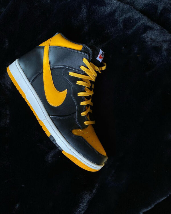 Nike Dunk High CMFT “University Gold”