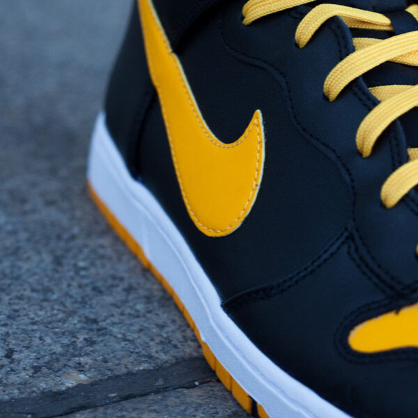 Nike Dunk High CMFT “University Gold”