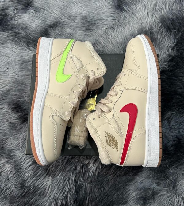 Jordan 1 Mid Fleece Pearl (GS)