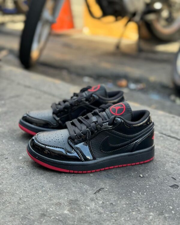 Air Jordan Retro 1 Low SP Gina