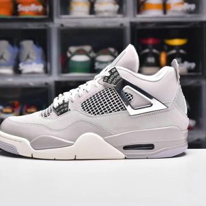 Air Jordan 4 Frozen Moments
