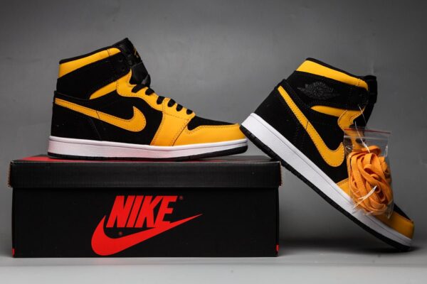 Air Jordan 1 Retro Mid ‘Reverse New Love’