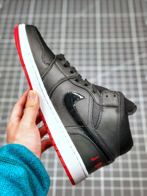 Air Jordan 1 Mid Black University Red