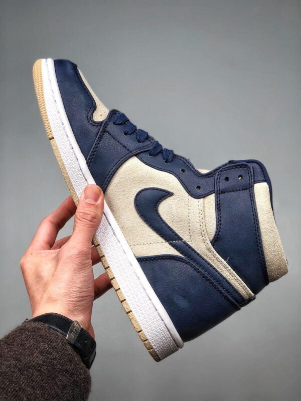 Air Jordan 1 Mid Midnight Navy Light Cream