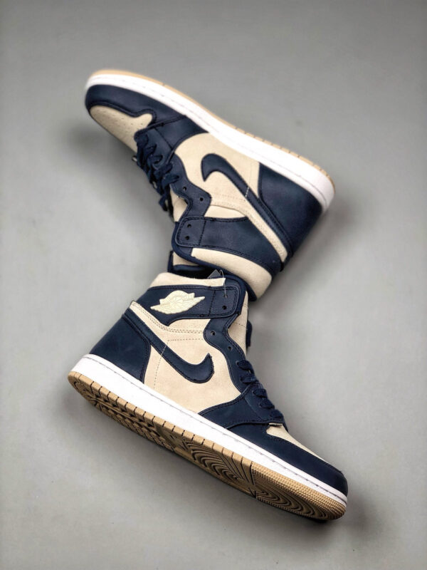 Air Jordan 1 Mid Midnight Navy Light Cream