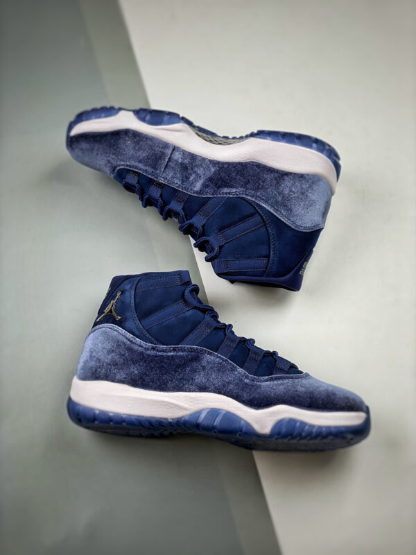 Air Jordan 11 Retro Midnight Navy Metallic Silver